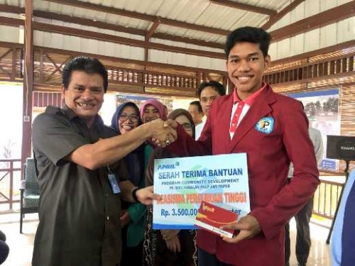 80 Mahasiswa Kurang Mampu Terima Beasiswa PT RAPP 80 Mahasiswa Kurang Mampu Terima Beasiswa PT RAPPi