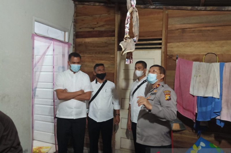 Ibu di Pekanbaru Bawa Serta Dua Anaknya Bunuh Diri Ibu di Pekanbaru Bawa Serta Dua Anaknya Bunuh Dirii
