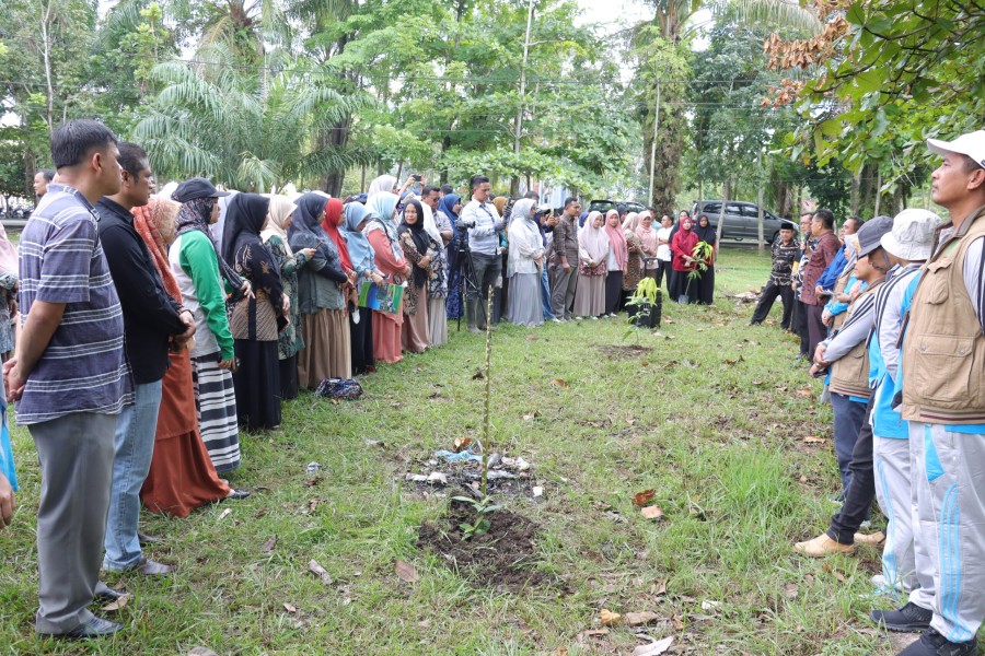 Dukung Asta Protas Kementerian Agama, UIN Suska Riau Tanam Pohon Produktif Bersama 274 CPPPKi
