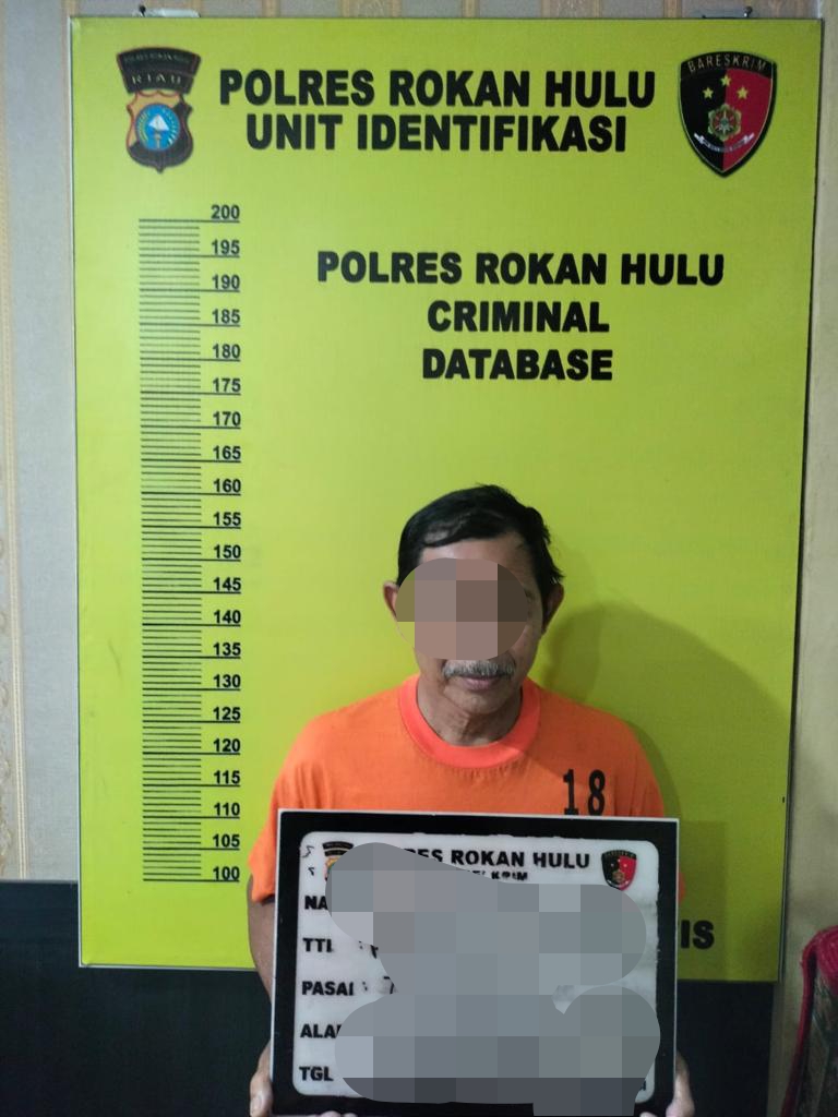 Polres Rohul Ringkus Seorang Kakek, Karena Tega Cabuli Cucunya Berusia Enam Tahun Sebanyak Lima Kali Polres Rohul Ringkus Seorang Kakek, Karena Tega Cabuli Cucunya Berusia Enam Tahun Sebanyak Lima Kalii