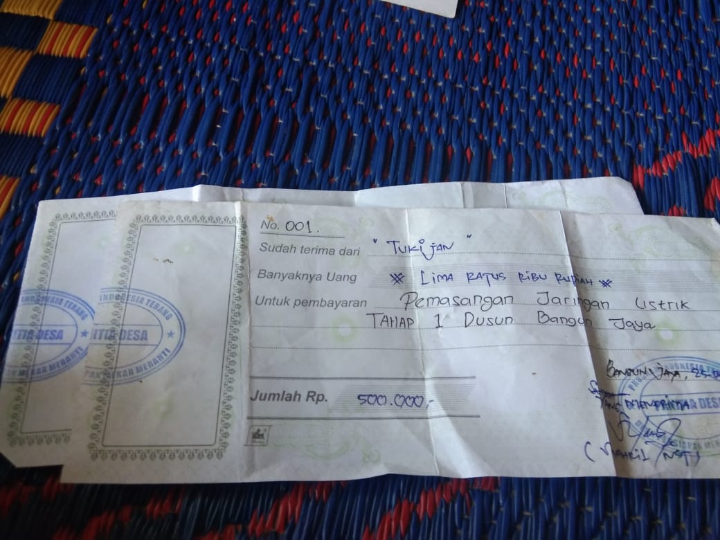Pungli meraja lela didesa bangun jaya yang dilakukan oleh oknum perangkat desa Pungli meraja lela didesa bangun jaya yang dilakukan oleh oknum perangkat desai