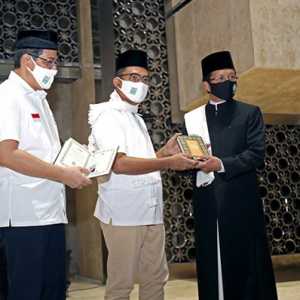 Milad Ke-43 Masjid Istiqlal, Yayasan Muslim Sinar Mas Wakafkan Ribuan Mushaf Al Quran Milad Ke-43 Masjid Istiqlal, Yayasan Muslim Sinar Mas Wakafkan Ribuan Mushaf Al Qurani