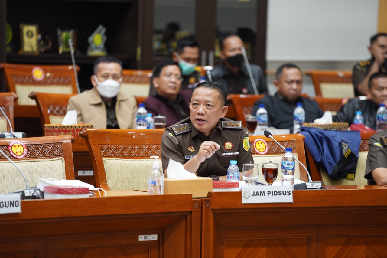 Kejaksaan Agung Memeriksa 8 Orang Saksi Terkait Perkara Impor Garam Industri Kejaksaan Agung Memeriksa 8 Orang Saksi Terkait Perkara Impor Garam Industrii