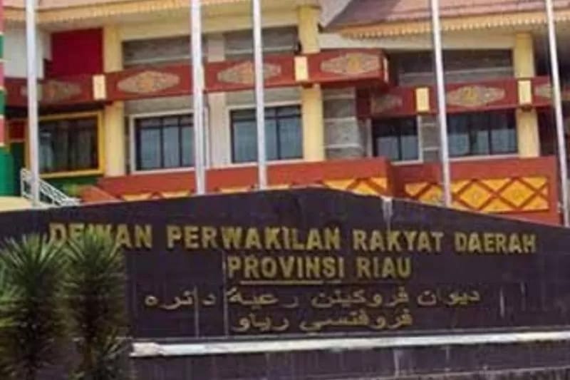 Sejumlah ASN dan anggota DPRD Riau nyaleg 2024 dari Parpol Lain, belum melapor takut diberhentikan Sejumlah ASN dan anggota DPRD Riau nyaleg 2024 dari Parpol Lain, belum melapor takut diberhentikani