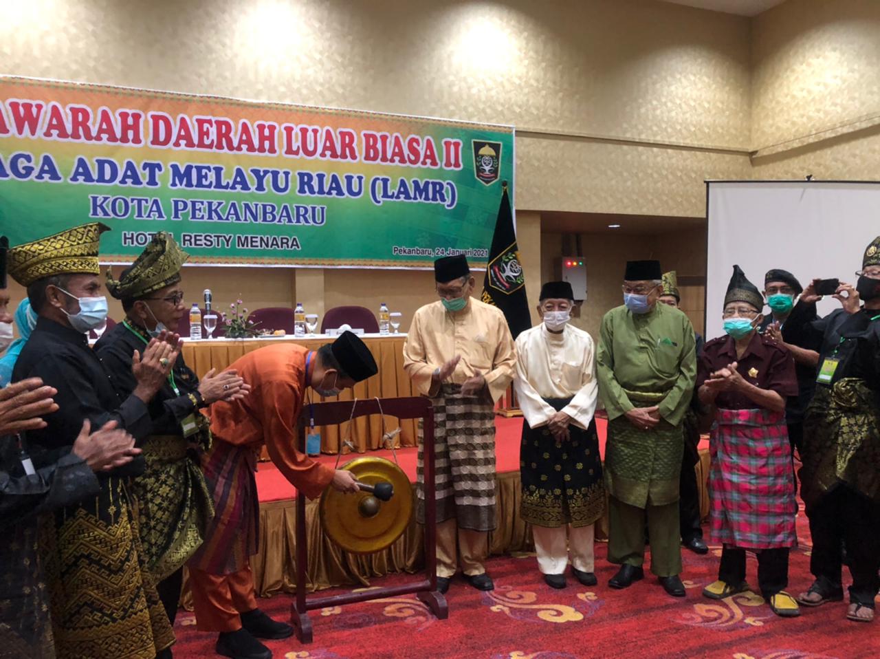 Secara Aklamasi, OK Tabrani dan Muspidauan Terpilih Pimpin LAMR Pekanbaru Secara Aklamasi, OK Tabrani dan Muspidauan Terpilih Pimpin LAMR Pekanbarui