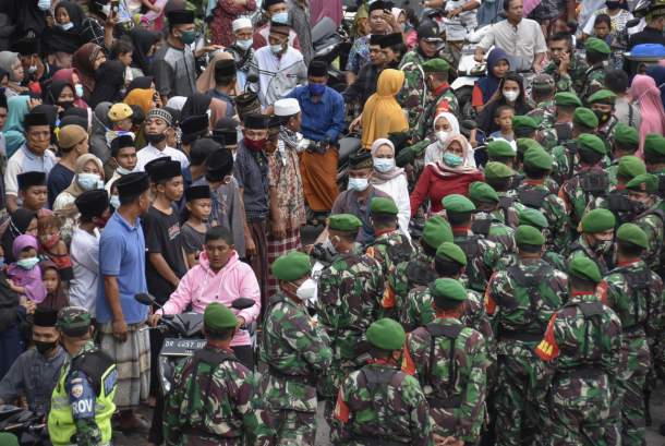 KKSB Kembali Membunuh Anggota TNI Se KKSB Kembali Membunuh Anggota TNI Sei