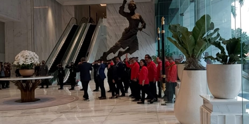 PDIP Sambangi Markas Nasdem, Ada Puan Maharanii