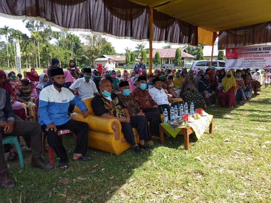 Ma'Mun Sholihin Tampung Aspirasi ketika Reses Ke Desa Pulau Biandang Dan Pulau Rambai Ma'Mun Sholihin Tampung Aspirasi ketika Reses Ke Desa Pulau Biandang Dan Pulau Rambaii