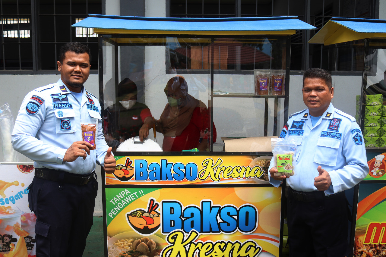Napi Lapas Kelas IIA Bangkinang Dilatih Bikin Bakso dan Martabak Napi Lapas Kelas IIA Bangkinang Dilatih Bikin Bakso dan Martabaki