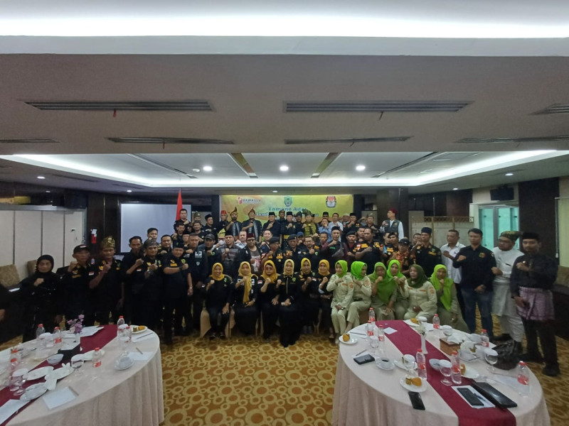 Sepakat! Tameng Adat LAM Riau, Bawaslu dan 100 Ormas Nyatakan Sikap Pemilu Damai Sepakat! Tameng Adat LAM Riau, Bawaslu dan 100 Ormas Nyatakan Sikap Pemilu Damaii